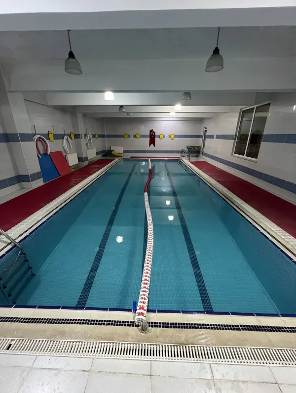 Yüzme Havuzu ve Cimnastik Alanları – Özel Özaslan Okulları (25)